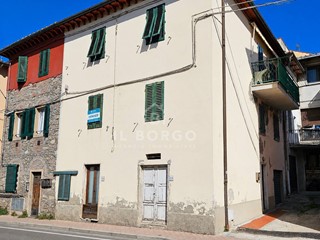 Trilocale in Vendita a Uzzano, 52'000&euro;, 76 m²