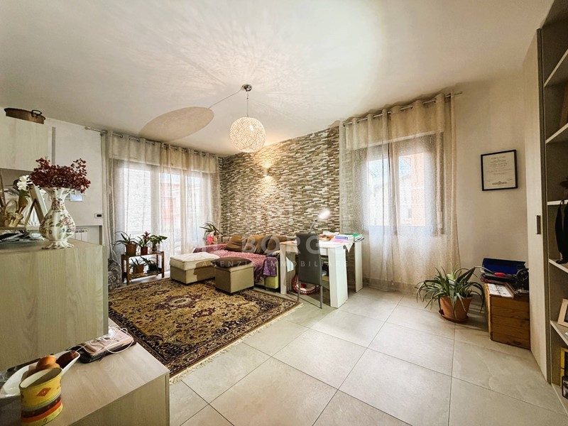 Appartamento in Vendita a Montecatini Terme, 170'000&euro;, 114 m², con Box