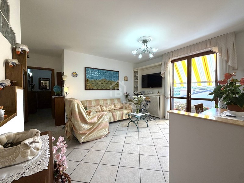 Quadrilocale in Vendita a Massa e Cozzile, 140'000&euro;, 92 m²
