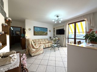 Quadrilocale in Vendita a Massa e Cozzile, 140'000&euro;, 92 m²