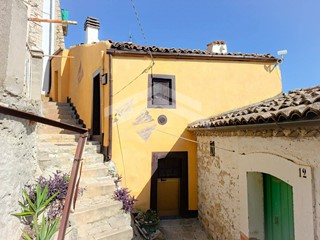 Monolocale in Vendita a Guardialfiera, 12'000&euro;, 25 m²