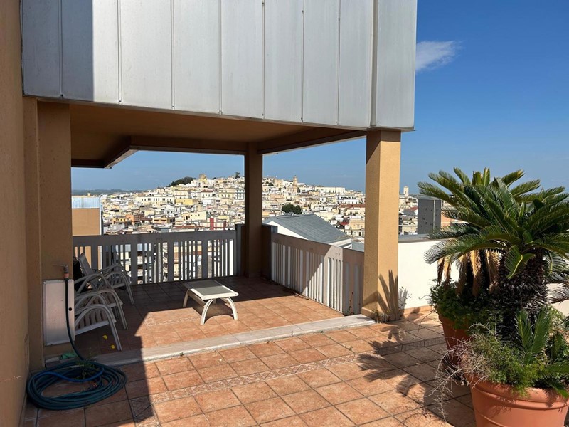 Attico in Vendita a Canosa di Puglia, 220 m²
