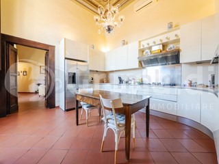 Appartamento in Vendita a Rieti, 620'000&euro;, 364 m²