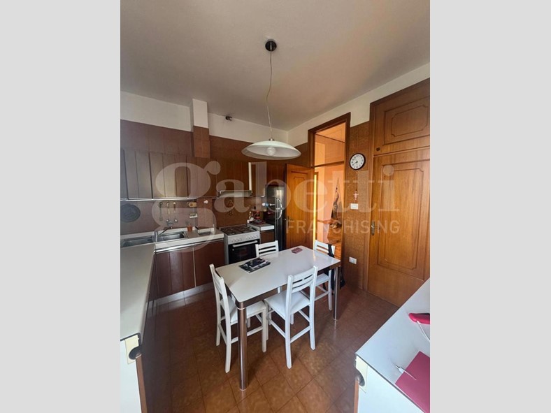 Appartamento in Vendita a Bologna, 530'000&euro;, 160 m², con Box