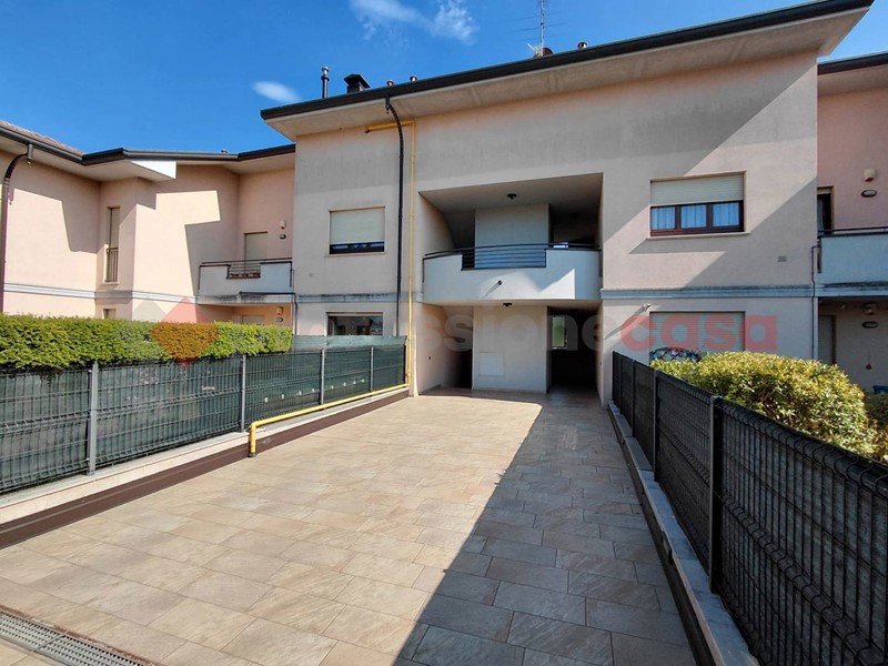 Trilocale in Vendita a Dairago, 225'000&euro;, 96 m², con Box