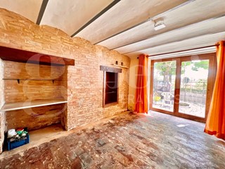 Appartamento in Vendita a Pollenza, 140'000&euro;, 200 m²