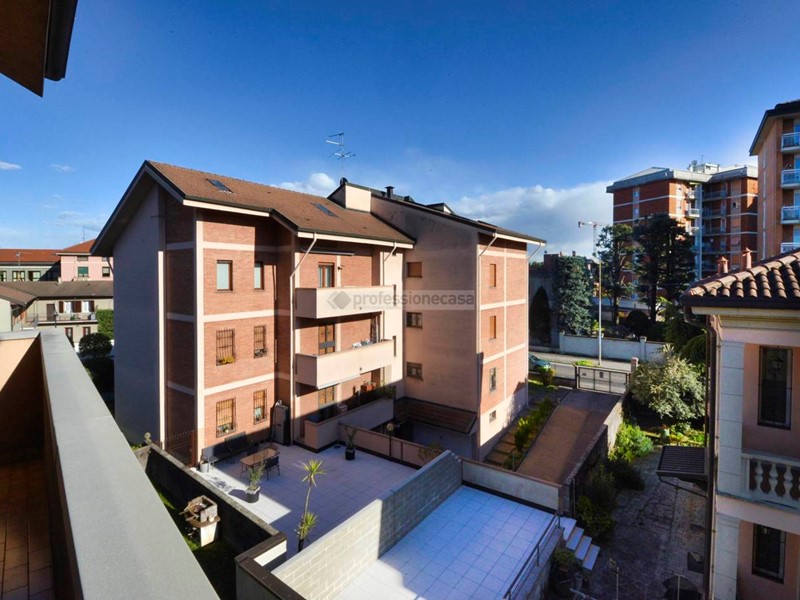 Quadrilocale in Vendita a Desio, 225'000&euro;, 128 m², con Box