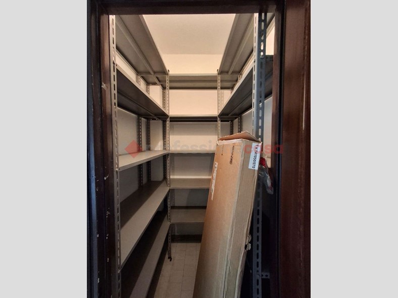 Trilocale in Vendita a Cerro Maggiore, 155'000&euro;, 110 m², con Box