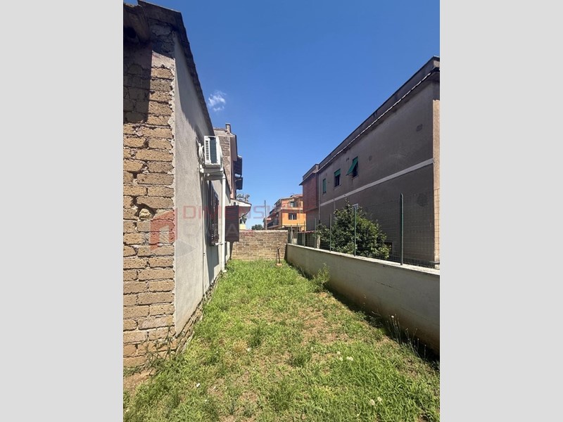 Trilocale in Vendita a Roma, 185'000&euro;, 108 m²