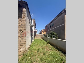 Trilocale in Vendita a Roma, 185'000&euro;, 108 m²