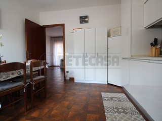 Appartamento in Vendita a Montebello Vicentino, 135'000&euro;, 89 m², con Box