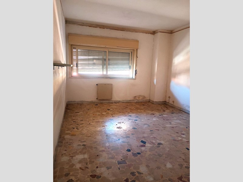 Quadrilocale in Vendita a Belpasso, zona Centro, 72'000&euro;, 187 m²