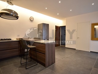 Appartamento in Vendita a Nardò, 188'000&euro;, 100 m², arredato, con Box