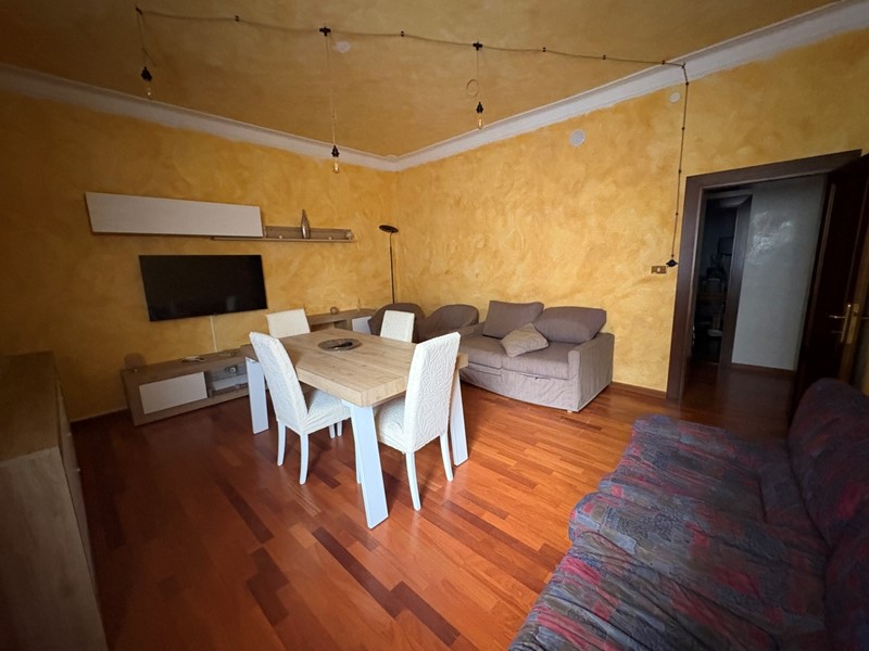 Appartamento in Vendita a Reggio Emilia, zona Mirabello, 188'000&euro;, 115 m², con Box
