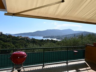 Appartamento in Vendita a Zoagli, zona SAN AMBROGIO, 495'000&euro;, 100 m²
