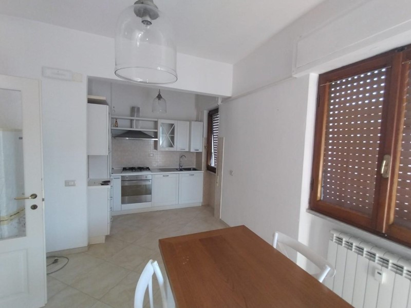 Quadrilocale in Vendita a Carrara, zona Avenza, 200'000&euro;, 120 m², arredato