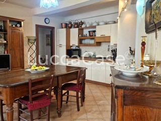Trilocale in Vendita a Lucca, zona Ponte a Moriano, 58'000&euro;, 74 m², arredato