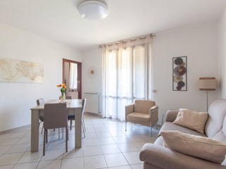 Trilocale in Vendita a Cascina, zona San Lorenzo a Pagnatico, 183'000&euro;, 75 m², con Box
