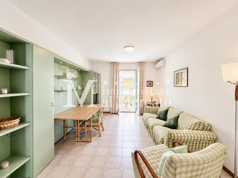 Quadrilocale in Affitto a Viareggio, 2'500&euro;, 80 m², arredato, con Box