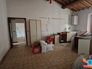 Trilocale in Vendita a Colle di Val D'Elsa, 110'000&euro;, 69 m²
