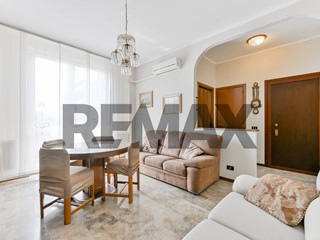 Trilocale in Vendita a Rho, 158'000&euro;, 81 m²