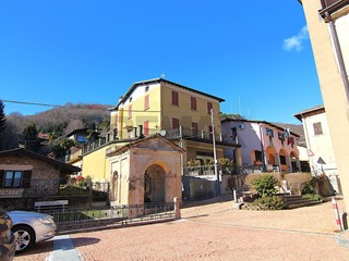 Appartamento in Vendita a Cuasso al Monte, 70'000&euro;, 217 m²