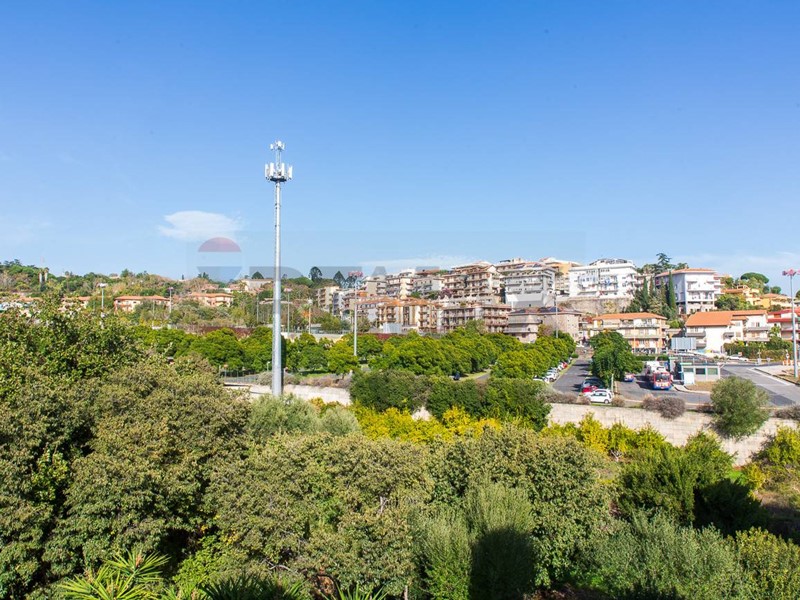 Trilocale in Vendita a Catania, 75'000&euro;, 100 m²