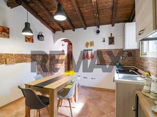 Bilocale in Vendita a Catania, 78'000&euro;, 67 m²