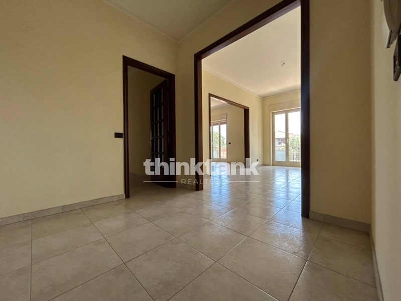 Appartamento in Vendita a Gravina di Catania, 225'000&euro;, 219 m²