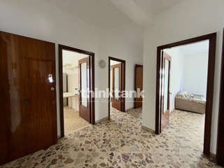 Quadrilocale in Vendita a Siracusa, 130'000&euro;, 100 m²