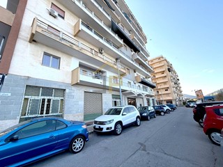 Appartamento in Vendita a Bagheria, 140'000&euro;, 150 m²