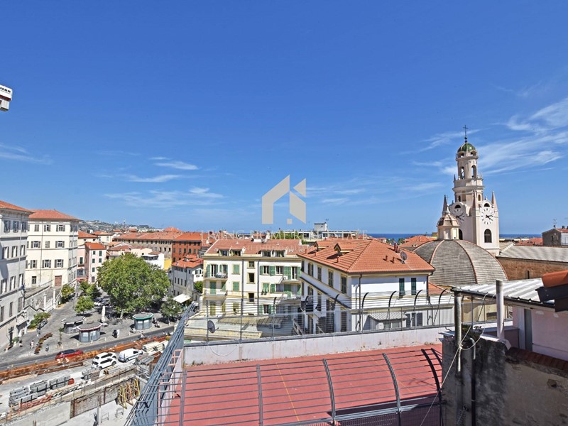 Quadrilocale in Vendita a Sanremo, 290'000&euro;, 122 m²