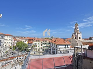 Quadrilocale in Vendita a Sanremo, 290'000&euro;, 122 m²