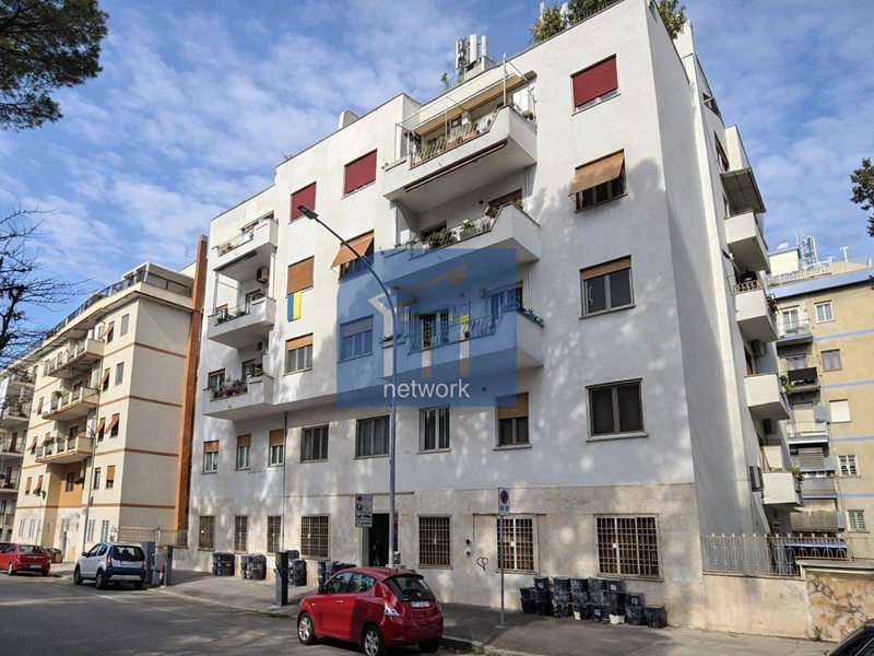 Bilocale in Vendita a Roma, 179'000&euro;, 65 m²