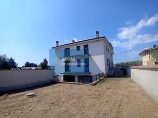 Appartamento in Vendita a Nettuno, 150'000&euro;, 276 m²