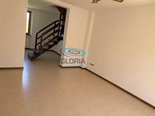 Quadrilocale in Vendita a Fabriano, 65'000&euro;, 95 m²