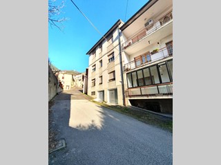 Quadrilocale in Vendita a Fabriano, 60'000&euro;, 90 m²