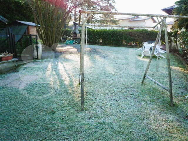 Bilocale in Vendita a Vergiate, 98'000&euro;, 55 m², arredato, con Box