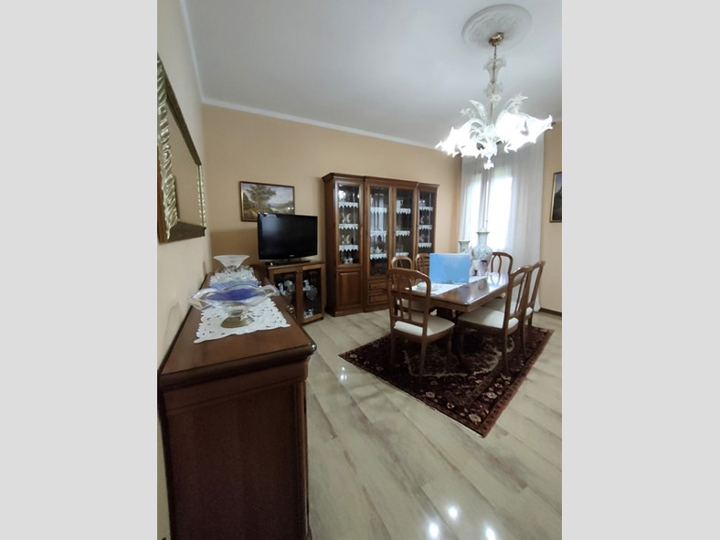 Appartamento in Vendita a Papozze, 115'000&euro;, 171 m², arredato, con Box