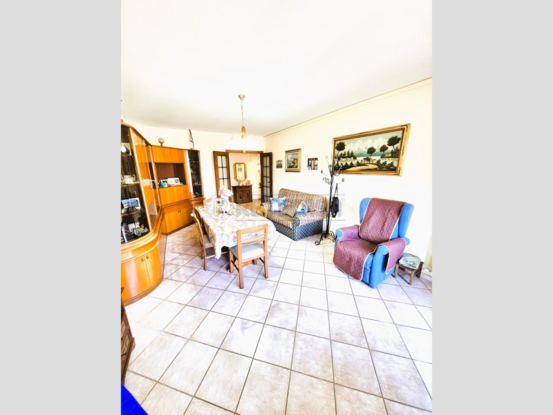 Quadrilocale in Vendita a Pescara, 125'000&euro;, 125 m²