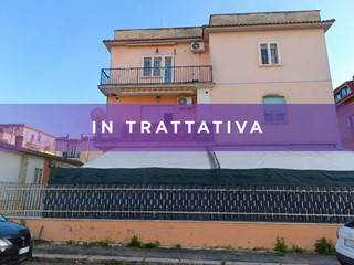 Appartamento in Vendita a Aprilia, 155'000&euro;, 90 m², con Box