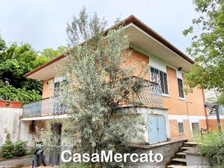 Trilocale in Vendita a Rocca di Papa, zona Barozze + Calcare, 229'000&euro;, 120 m²
