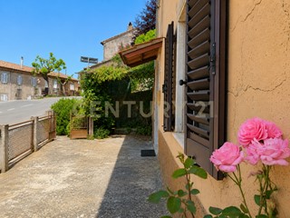 Appartamento in Vendita a Castell'Azzara, 45'000&euro;, 123 m², con Box