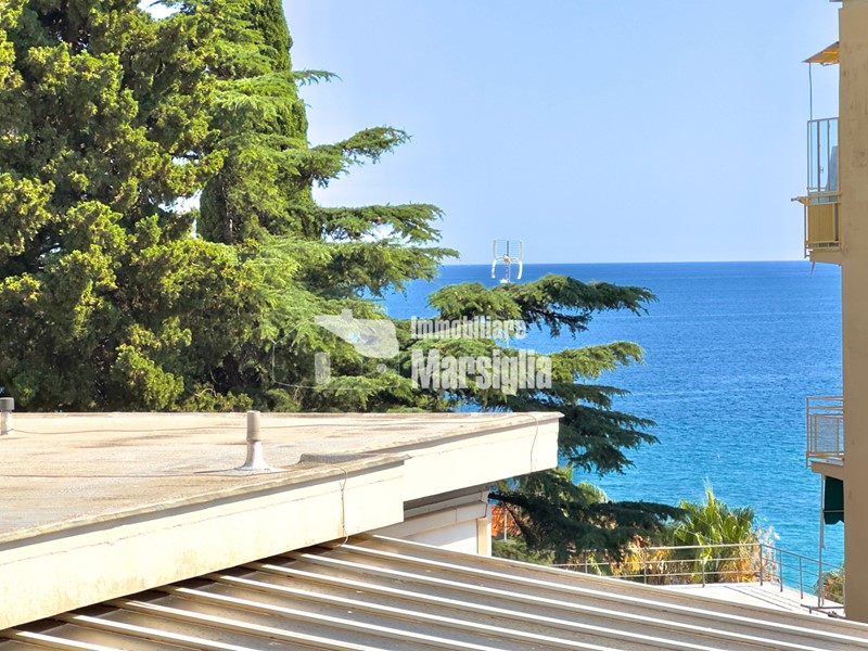 Trilocale in Vendita a Sanremo, 198'000&euro;, 95 m²