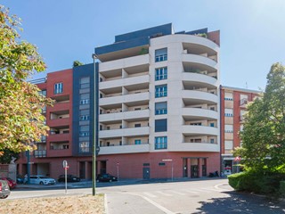Quadrilocale in Vendita a Torino, zona San Paolo, 350'000&euro;, 103 m², con Box