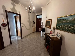 Appartamento in Vendita a Modica, zona MODICA BASSA, 110'000&euro;, 160 m²