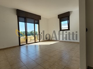 Trilocale in Affitto a Parabiago, 700&euro;, 70 m², con Box