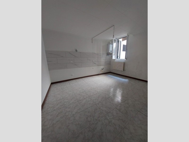Appartamento in Vendita a Castelfranco di Sotto, 125'000&euro;, 150 m²