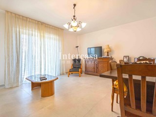 Appartamento in Vendita a Cascina, zona San Frediano a Settimo, 320'000&euro;, 160 m², arredato, con Box
