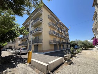 Appartamento in Vendita a Vasto, 120'000&euro;, 150 m²
